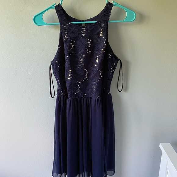 Dress - Picture 1 of 2